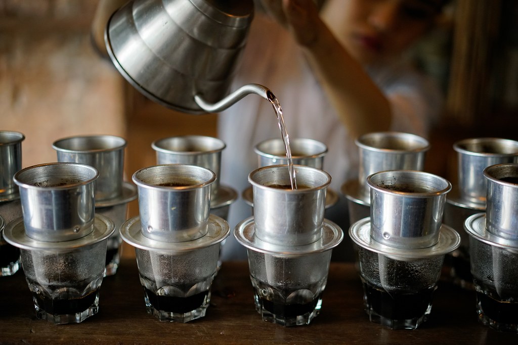 “Đen – đặc – đậm – đắng” gần như là khái niệm chung của người Việt về cà phê