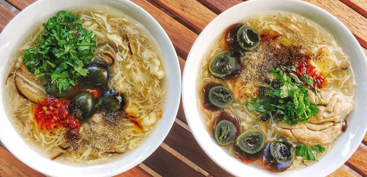 Khu chợ hoa của thành phố Hồ Chí Minh có một hàng súp của rất nổi tiếng, đó là súp cua Thảo