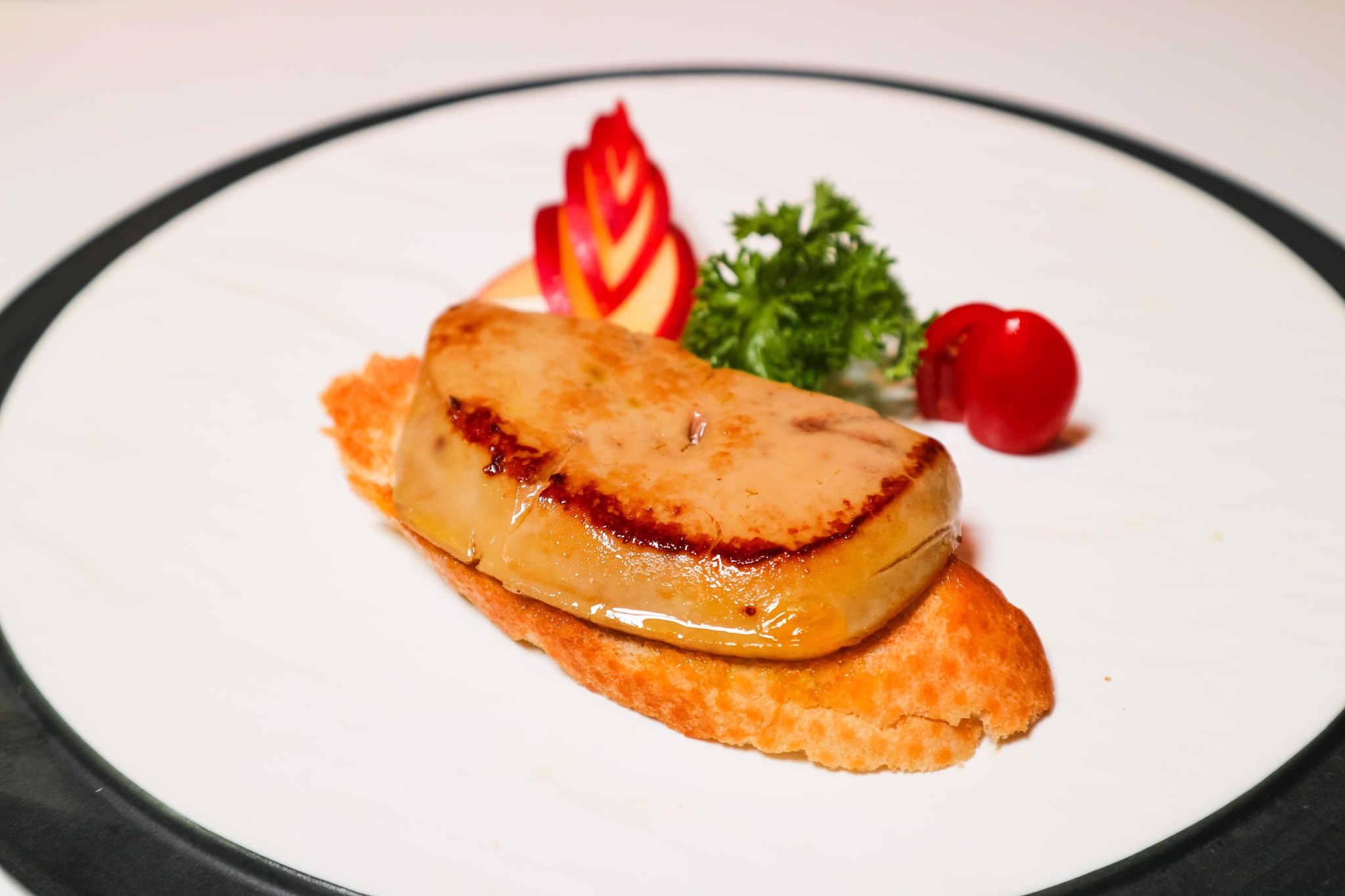 Foie gras là món ăn đặc trưng từ gan ngỗng