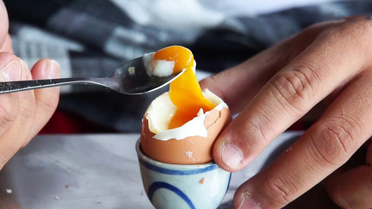 Để trứng lòng đào được ngon, mềm bạn nên luộc trong khoảng từ 4, 6 - 10 phút