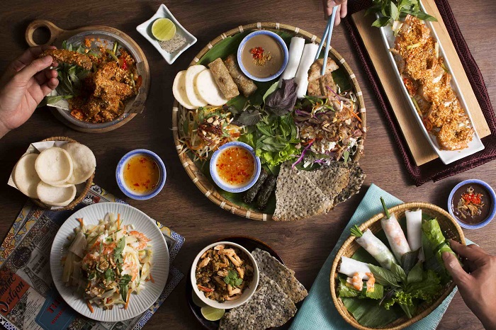 Văn hoá ẩm thực Việt Nam có nhiều món ăn đều được truyền từ thế hệ này cho đến thế hệ khác